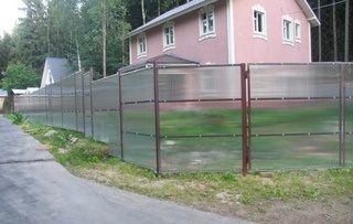 Заборы для дачи из поликарбоната
